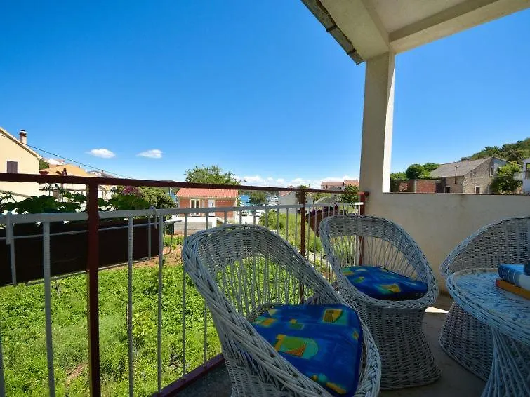 Holiday Home Ena , Mali Iz 286