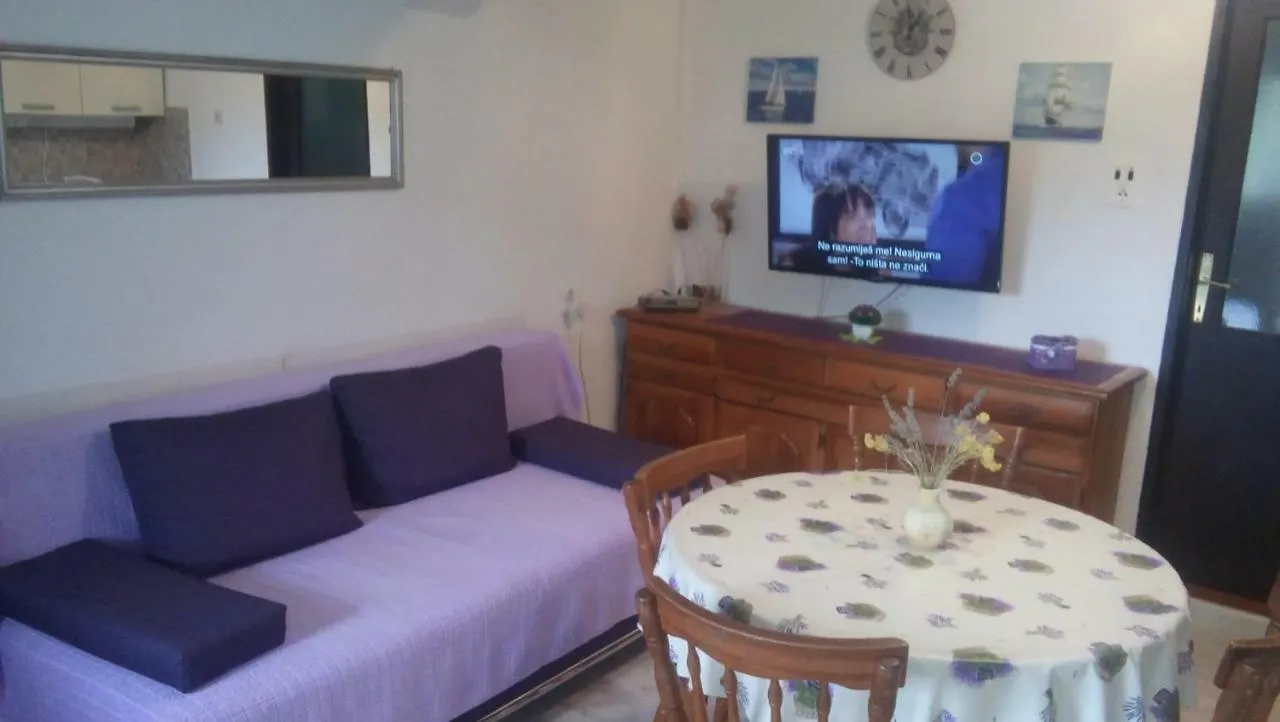 Holiday Home Ena , Mali Iz 286 0*,