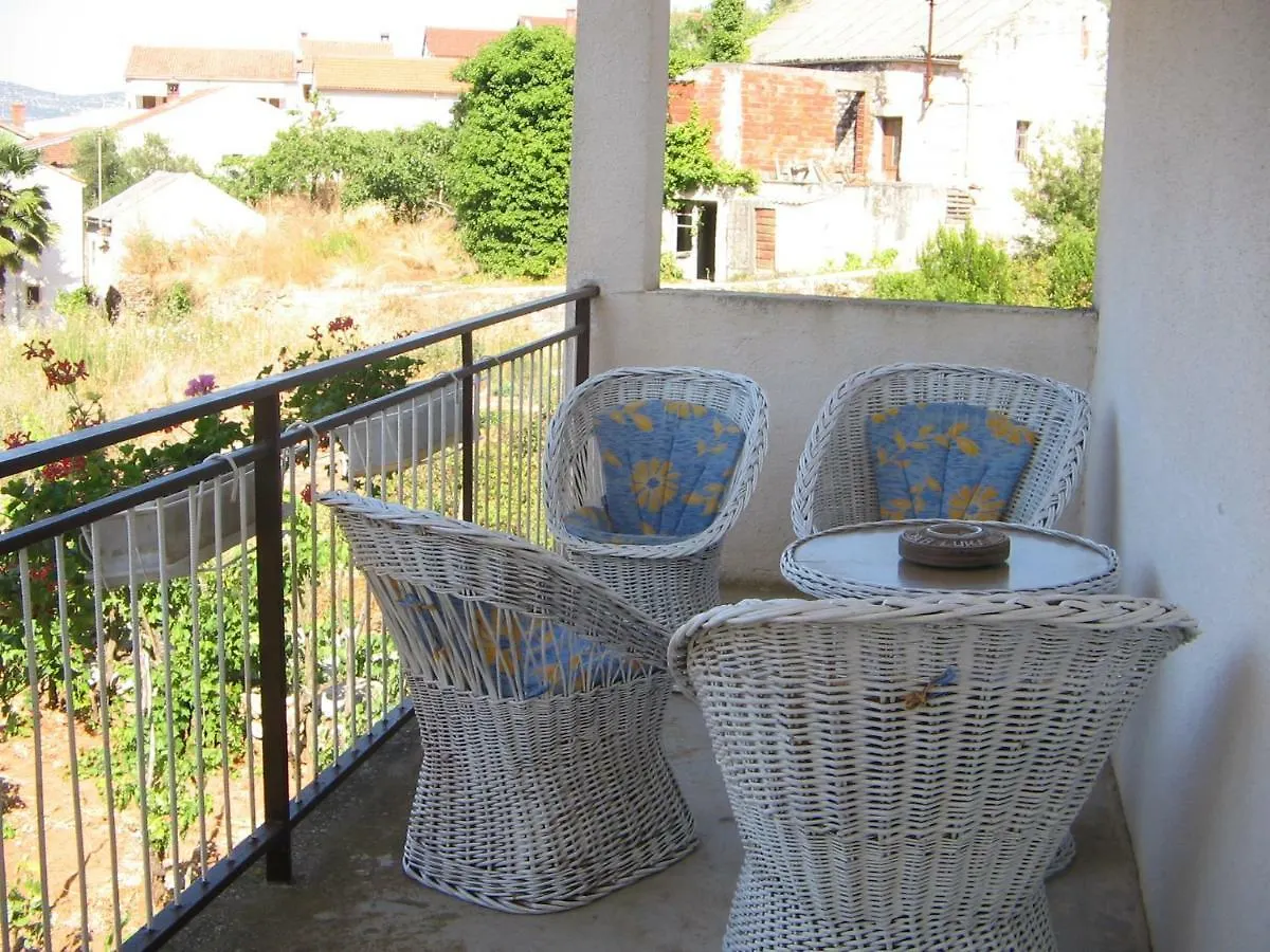 Holiday Home Ena , Mali Iz 286